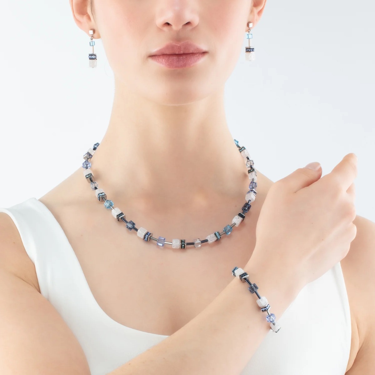 Coeur De Lion GeoCUBE Necklace - Iconic Rock Crystal Blue White 3018100714