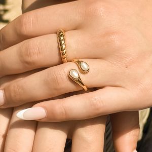 Sarah Alexander Nassau Bay Gemstone Crossover Ring