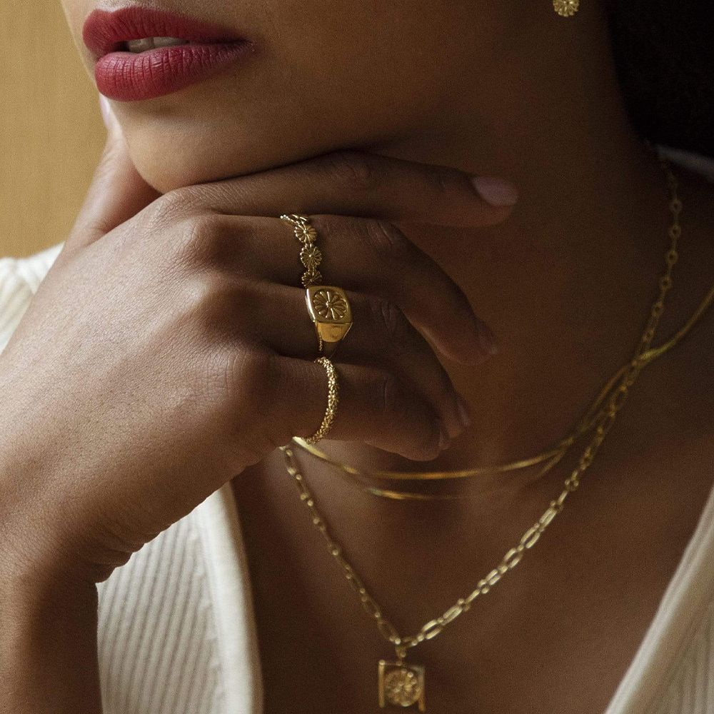 Daisy Bloom Crown Band Ring - Gold