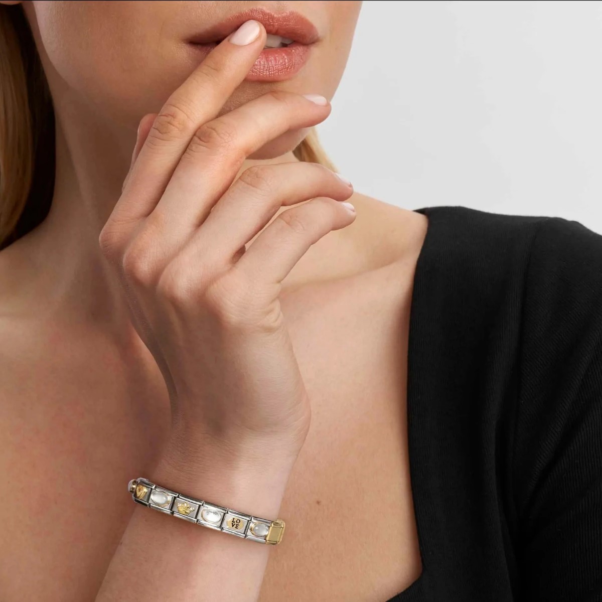 Nomination Classic Gold and Enamel Friends Dog Charm. Item code 030285/69