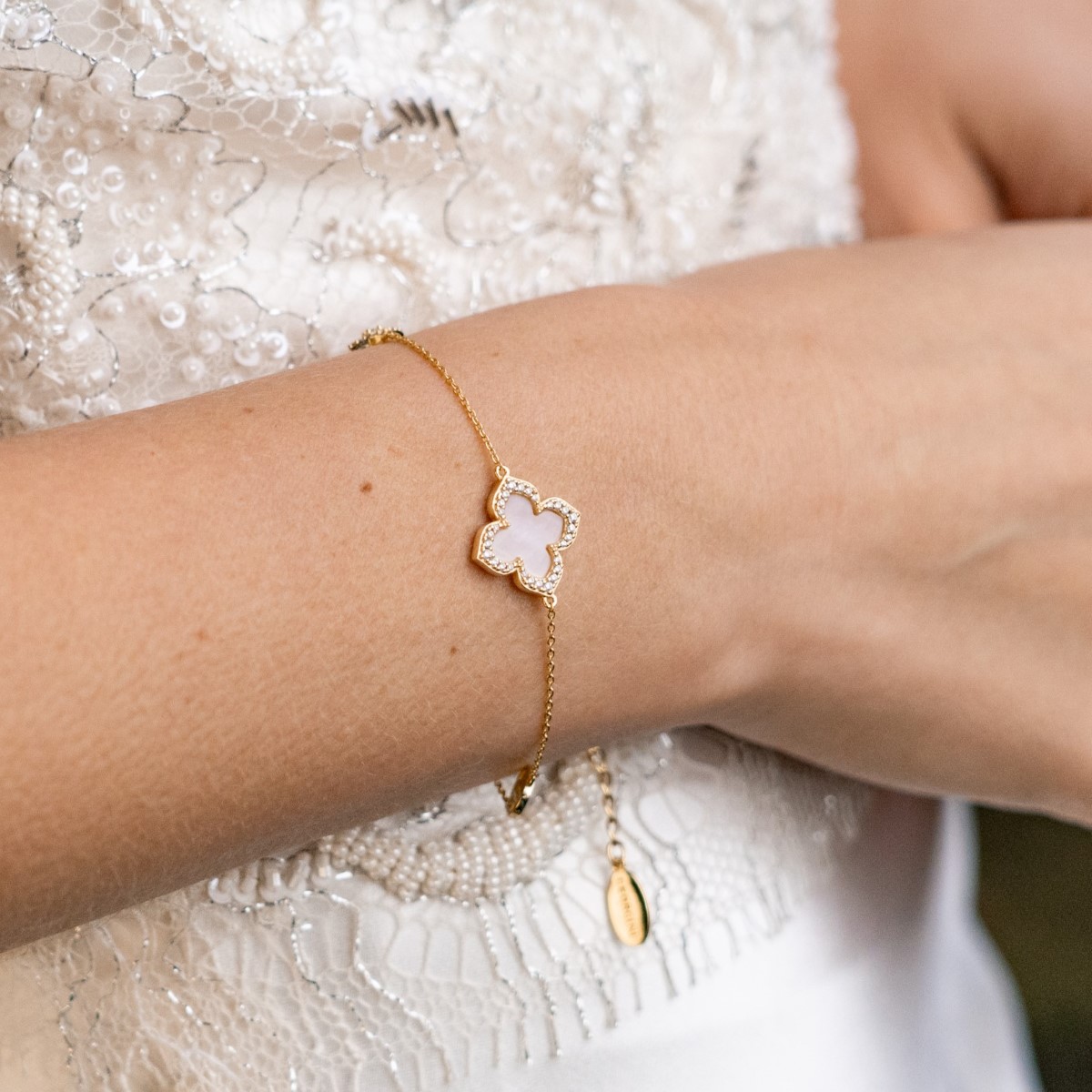 Georgini Sydney Soiree Fairwater Mother of Pearl Clover Bracelet - Gold IB1188G