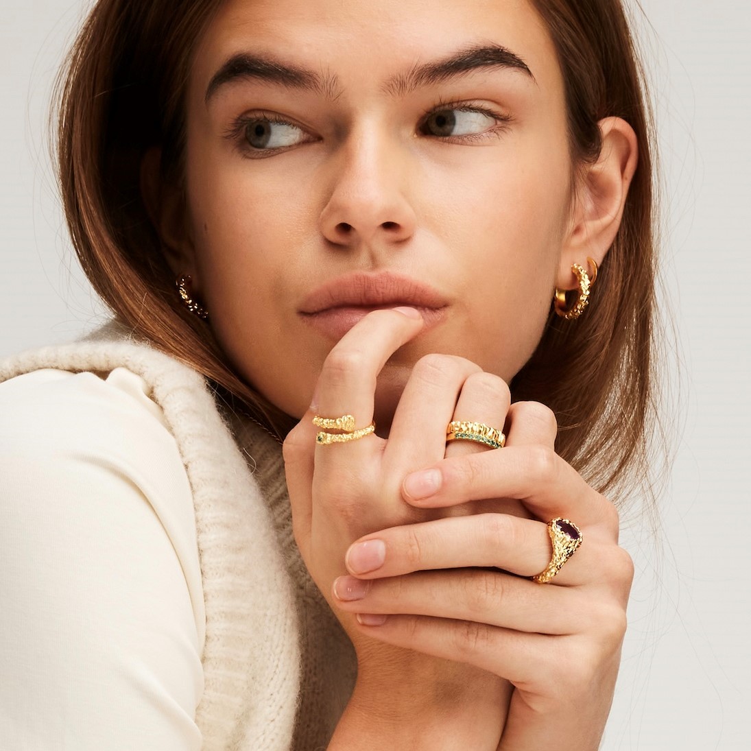 IX Crunchy Edge Hoop Earrings - Gold DMB0331GD