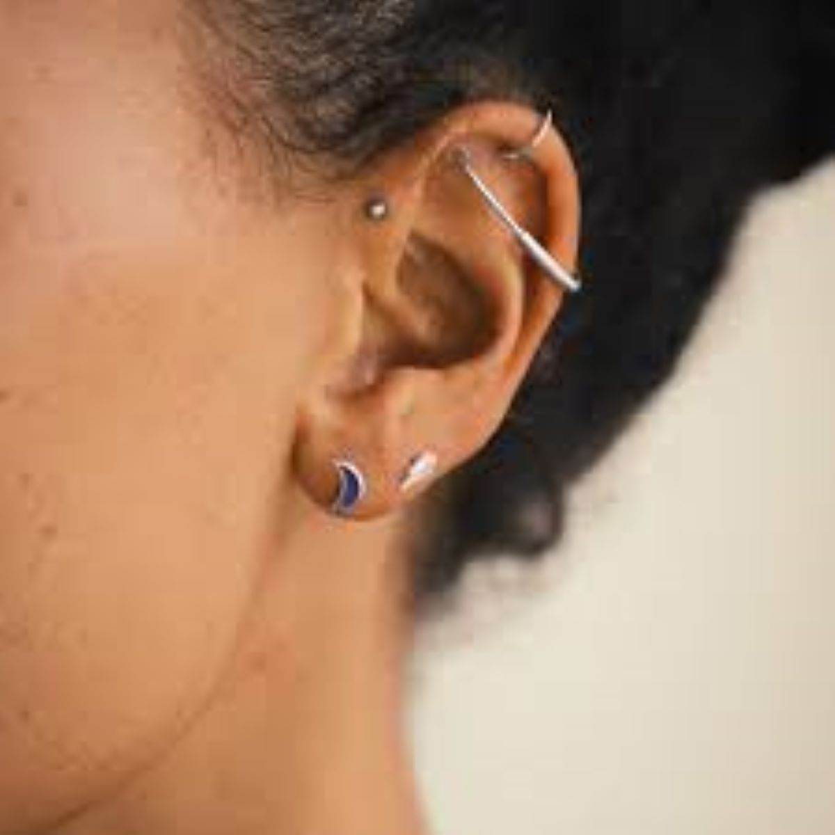 Daisy Lightning Stud Earrings - Silver ST08_SLV